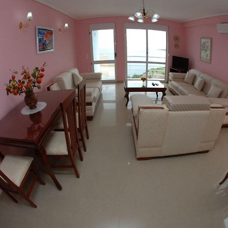 Erti'S Apartments Саранде Екстериор снимка