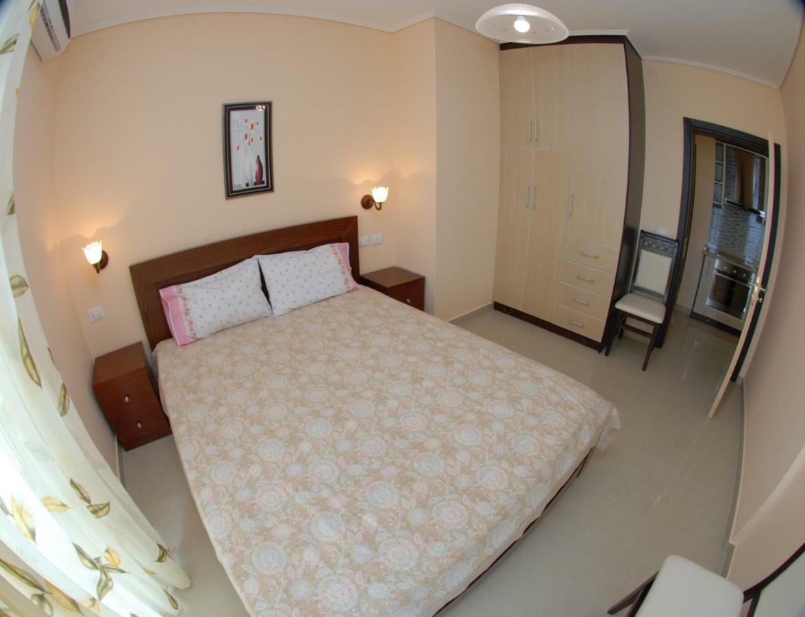 Erti'S Apartments Саранде Екстериор снимка