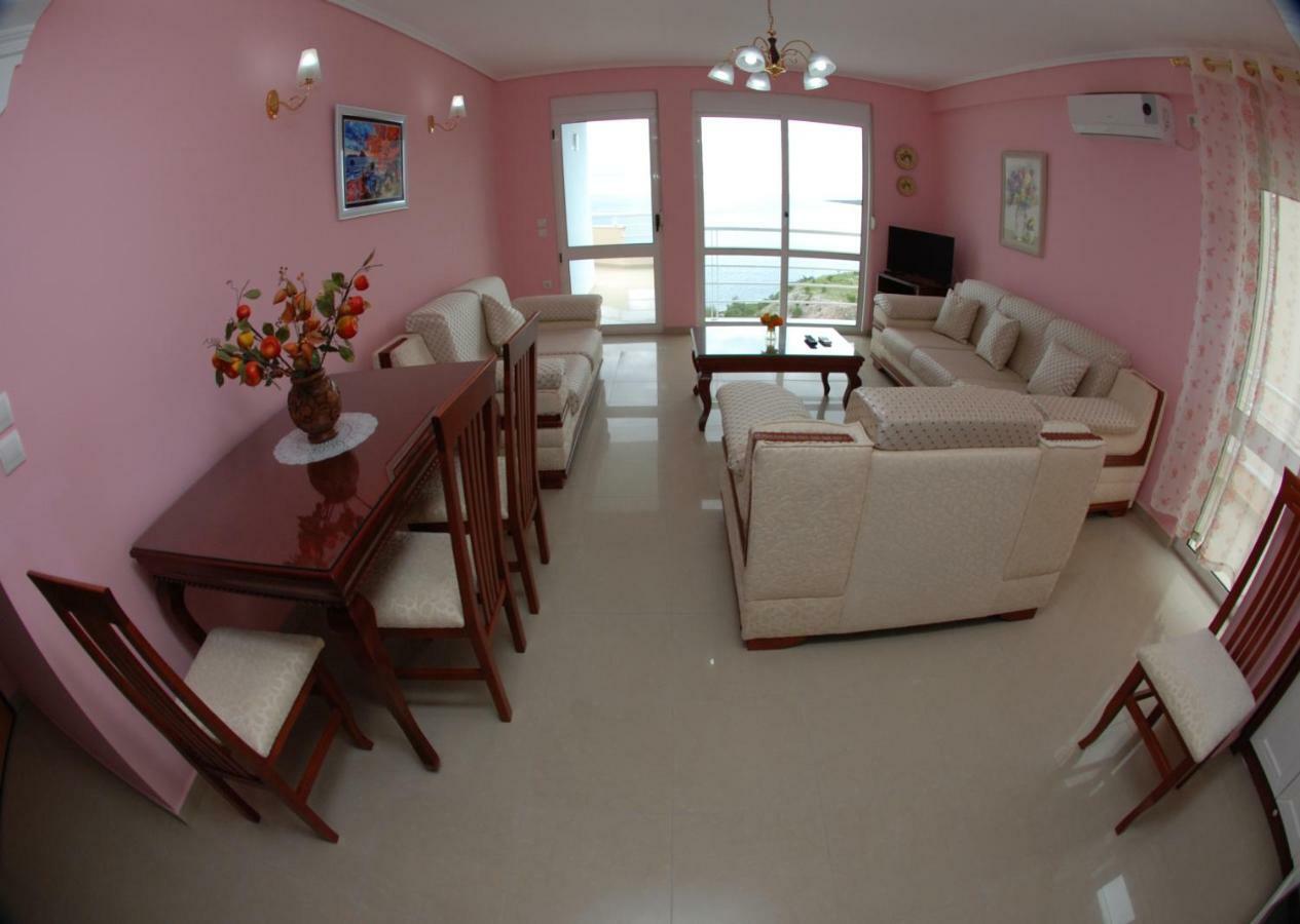 Erti'S Apartments Саранде Екстериор снимка