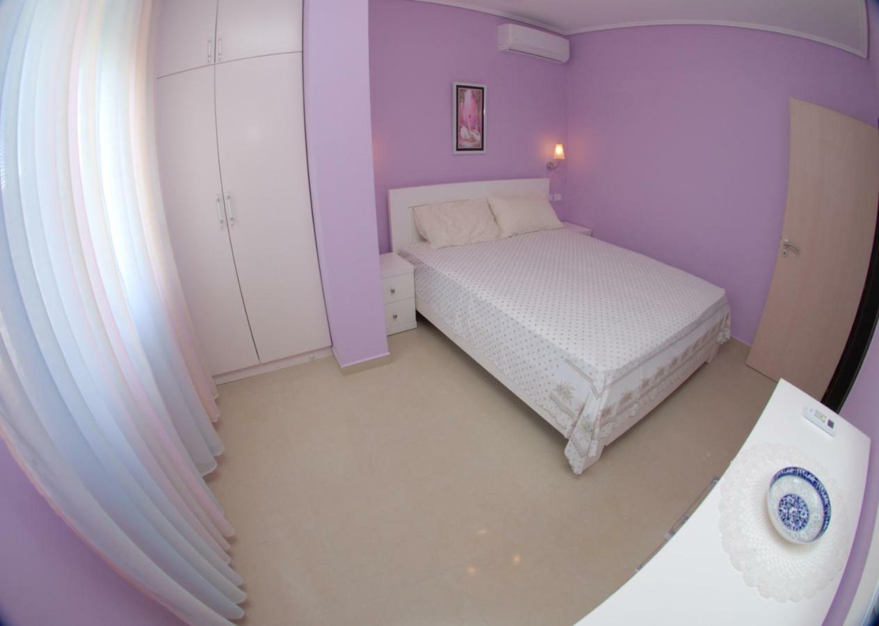 Erti'S Apartments Саранде Екстериор снимка