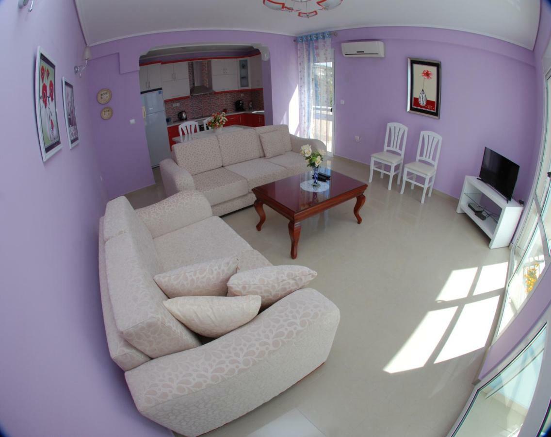 Erti'S Apartments Саранде Екстериор снимка