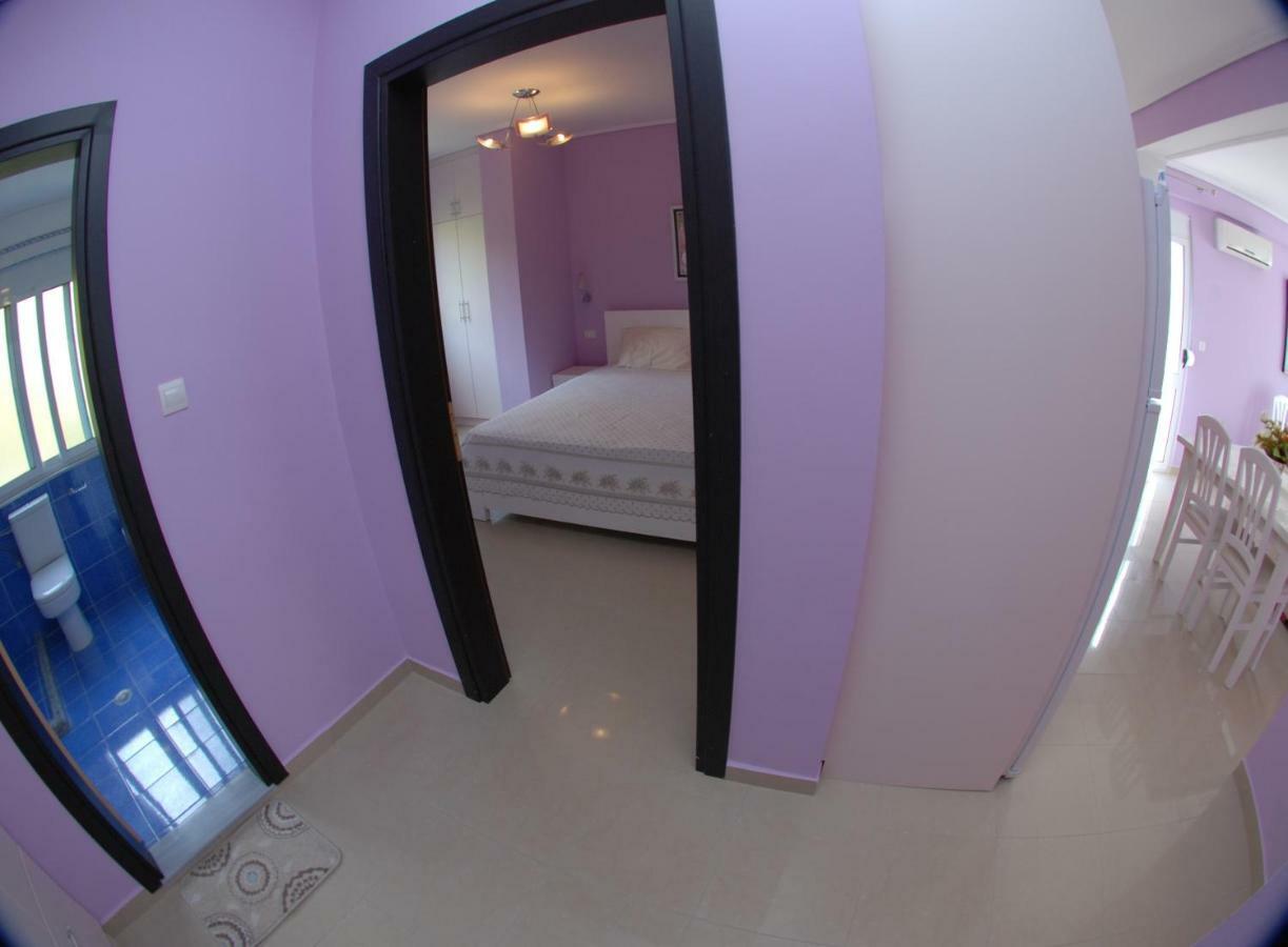 Erti'S Apartments Саранде Екстериор снимка