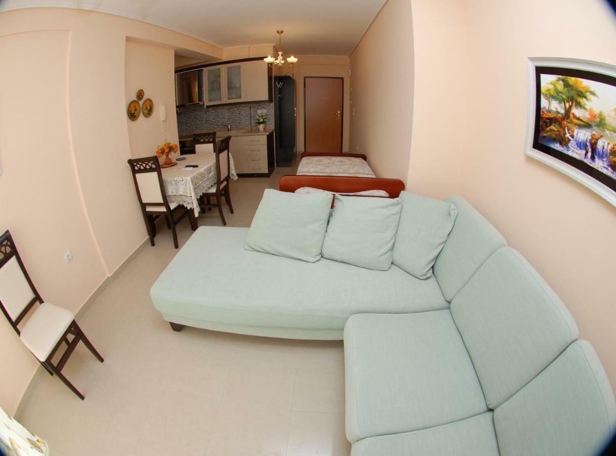 Erti'S Apartments Саранде Екстериор снимка