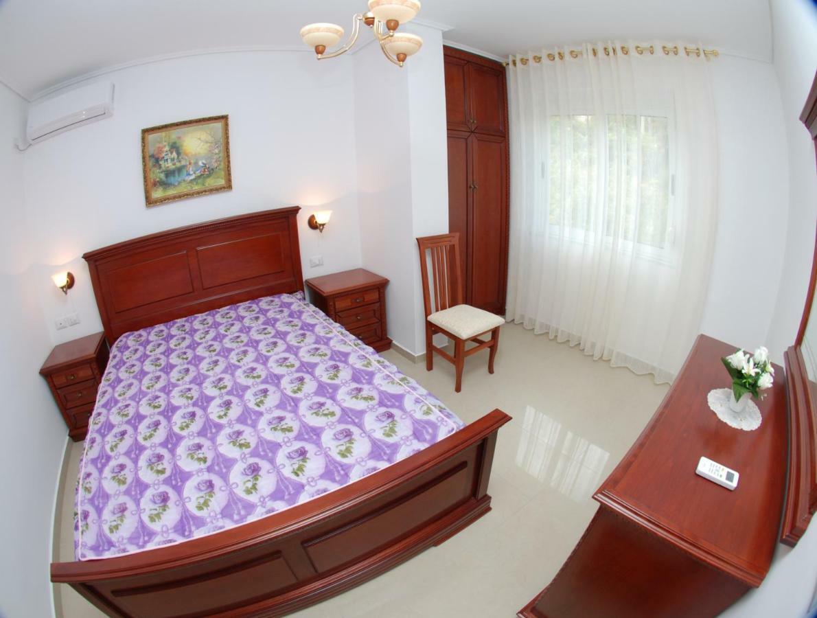 Erti'S Apartments Саранде Екстериор снимка