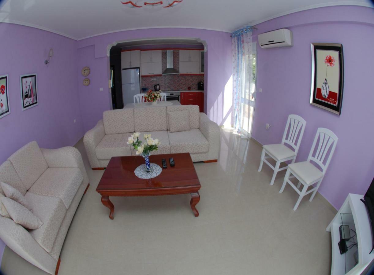 Erti'S Apartments Саранде Екстериор снимка