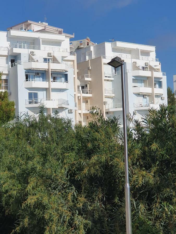 Erti'S Apartments Саранде Екстериор снимка